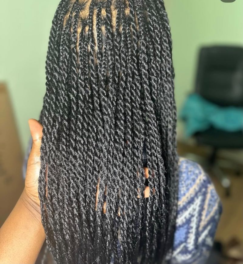 Knotless Twist by Annel's Braids